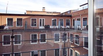 Home Hotel Folketeateret