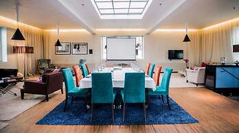 Home Hotel Folketeateret