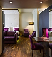 Home Hotel Folketeateret