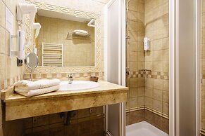 Hotel Boutique Reina Mora