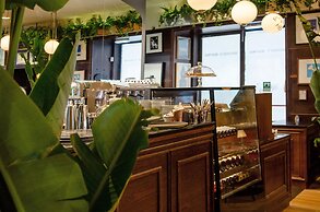 Browns Boutique Hotel