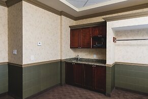 Redwood Inn & Suites - Grande Prairie