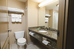 Redwood Inn & Suites - Grande Prairie