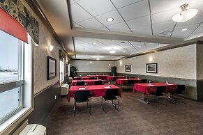Redwood Inn & Suites - Grande Prairie