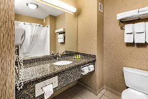 Redwood Inn & Suites - Grande Prairie
