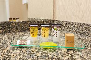 Redwood Inn & Suites - Grande Prairie