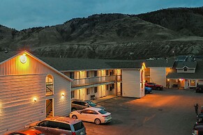 The Ranchland Inn