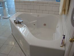 Bayberry House Bed & Breakfast