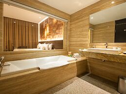 FM7 Resort Hotel Jakarta