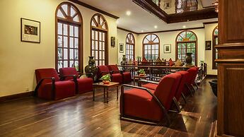 The Suite By Royal Crown Hotel