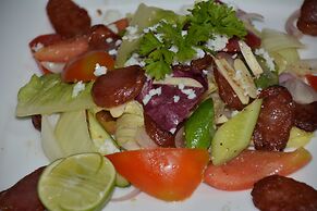 The Suite By Royal Crown Hotel