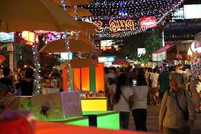 The Suite By Royal Crown Hotel