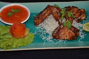 The Suite By Royal Crown Hotel