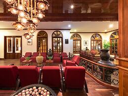 The Suite By Royal Crown Hotel