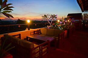 The Suite By Royal Crown Hotel