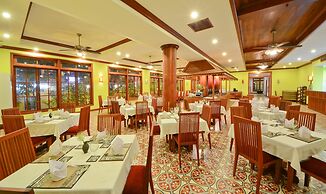 The Suite By Royal Crown Hotel