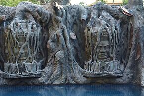 The Suite By Royal Crown Hotel