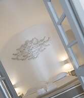 Pearl on the Cliff Hotel & Suites