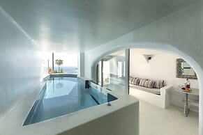 Pearl on the Cliff Hotel & Suites