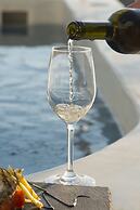 Pearl on the Cliff Hotel & Suites