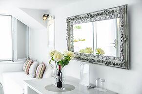 Pearl on the Cliff Hotel & Suites