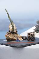 Pearl on the Cliff Hotel & Suites