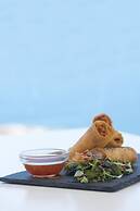 Pearl on the Cliff Hotel & Suites