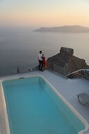 Pearl on the Cliff Hotel & Suites