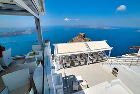 Pearl on the Cliff Hotel & Suites