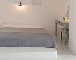 Pearl on the Cliff Hotel & Suites