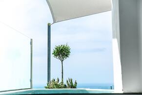 Pearl on the Cliff Hotel & Suites