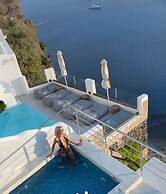 Pearl on the Cliff Hotel & Suites