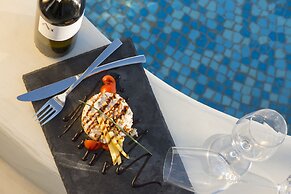 Pearl on the Cliff Hotel & Suites