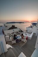 Pearl on the Cliff Hotel & Suites