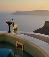 Pearl on the Cliff Hotel & Suites