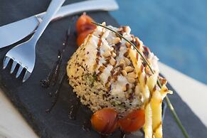 Pearl on the Cliff Hotel & Suites