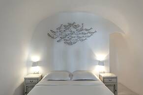 Pearl on the Cliff Hotel & Suites