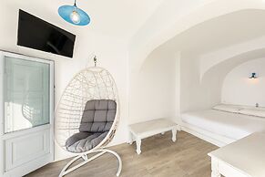 Pearl on the Cliff Hotel & Suites