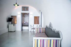 Pearl on the Cliff Hotel & Suites