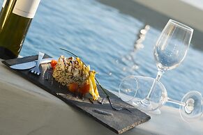 Pearl on the Cliff Hotel & Suites