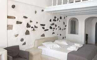 Pearl on the Cliff Hotel & Suites