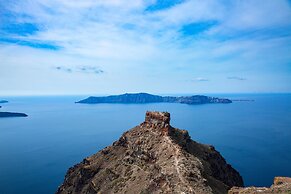 Pearl on the Cliff Hotel & Suites