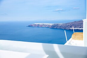 Pearl on the Cliff Hotel & Suites