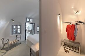 Pearl on the Cliff Hotel & Suites