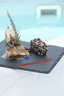 Pearl on the Cliff Hotel & Suites