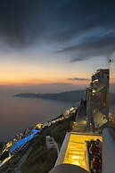 Pearl on the Cliff Hotel & Suites