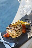 Pearl on the Cliff Hotel & Suites