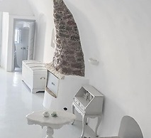 Pearl on the Cliff Hotel & Suites