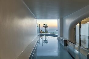 Pearl on the Cliff Hotel & Suites