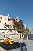 Pearl on the Cliff Hotel & Suites